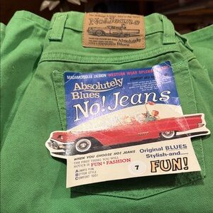 NWT Women’s size 7 1980’s Jeans shorts in Bright Green from No! Jeans